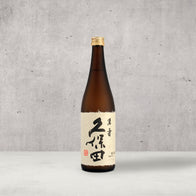 Kubota Manjyu Sake. Kubota Manju, With its 35th anniversary, the Kubota line has updated and improved Manju this April. By making changes to the koji and lowering the storage temperature, Kubota has made the Manju deeper and rounder. Manju is the seductive femme fatale of the Kubota line with its floral, refined aroma, elegant flavors, and razor sharp, clean finish. It's a true balancing act: wonderfully complex and easy breezy at the same time.