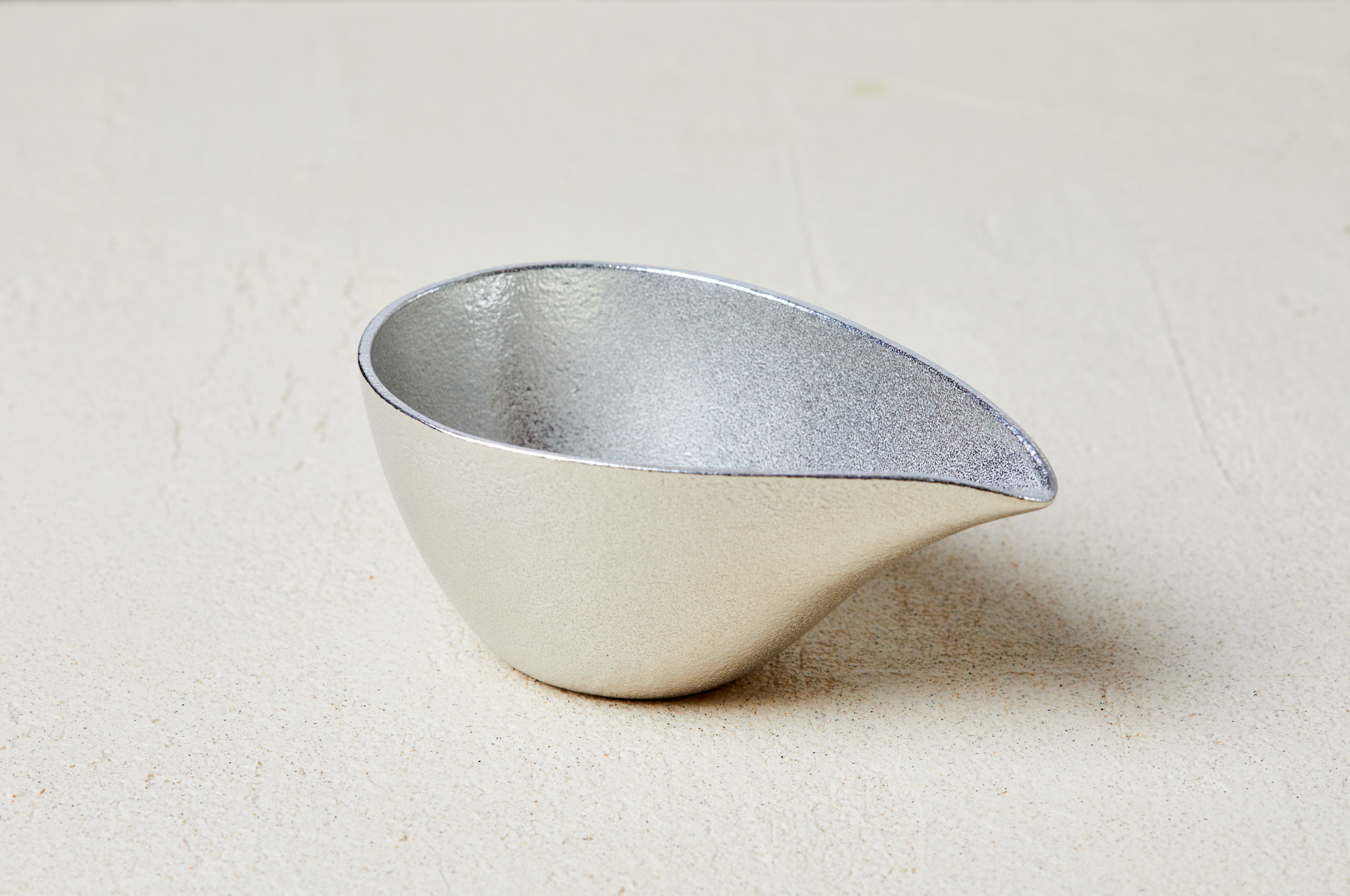 【新品未使用品】 ki-no Kn11 The Saucer ネット在庫切　希少 Nousaku Katakuchi Silver Sake Server – Takasan